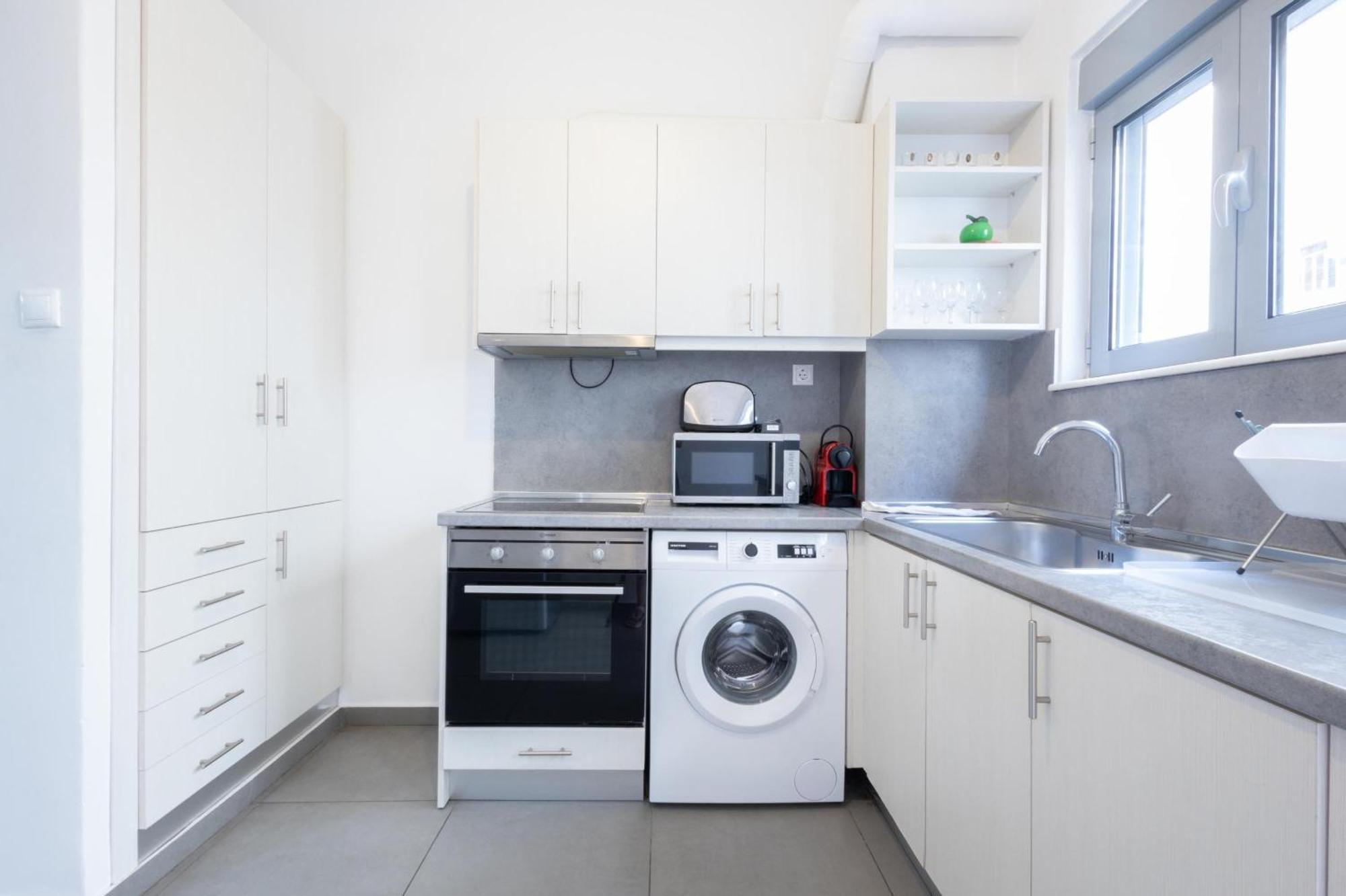 Renovated 5 Bdr House Near Acropolis - New Beds, Terrace & Green Yard Athen Exterior foto