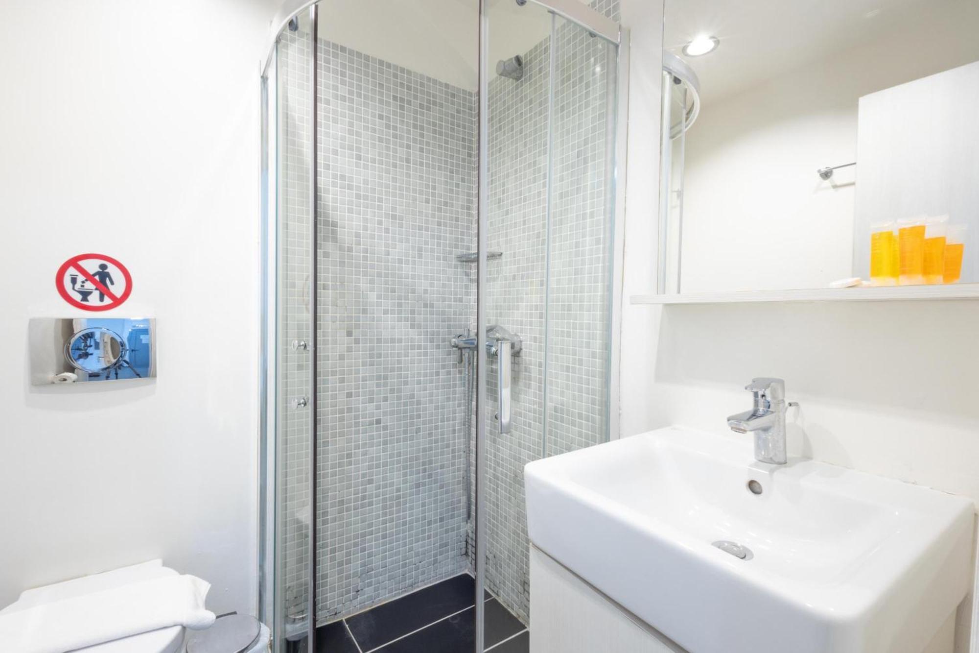 Renovated 5 Bdr House Near Acropolis - New Beds, Terrace & Green Yard Athen Exterior foto