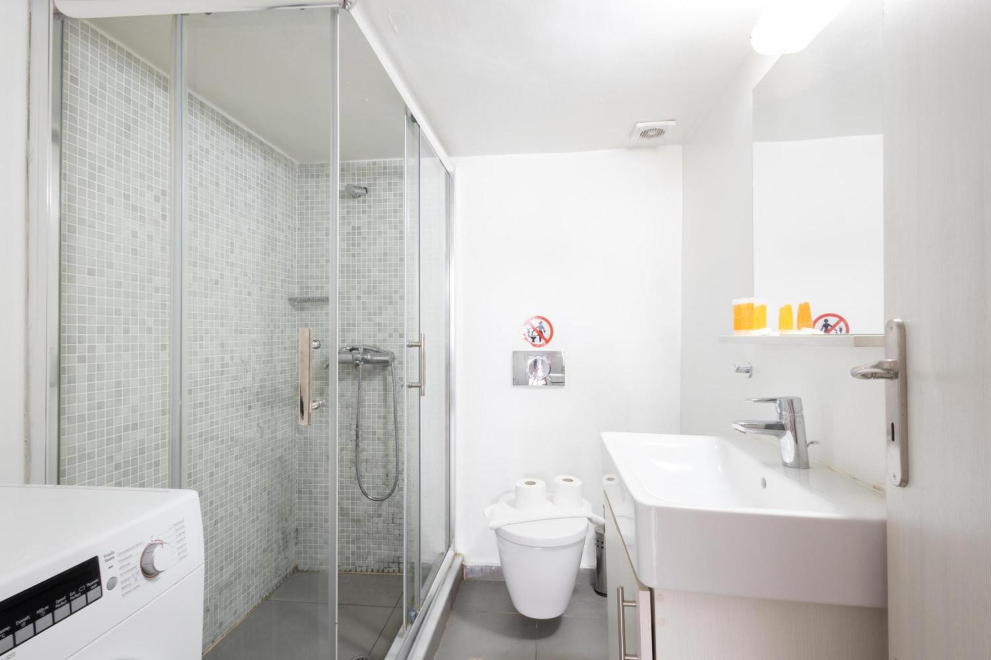 Renovated 5 Bdr House Near Acropolis - New Beds, Terrace & Green Yard Athen Exterior foto