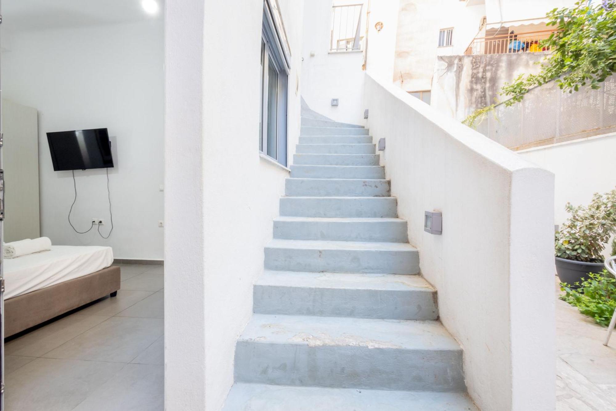 Renovated 5 Bdr House Near Acropolis - New Beds, Terrace & Green Yard Athen Exterior foto