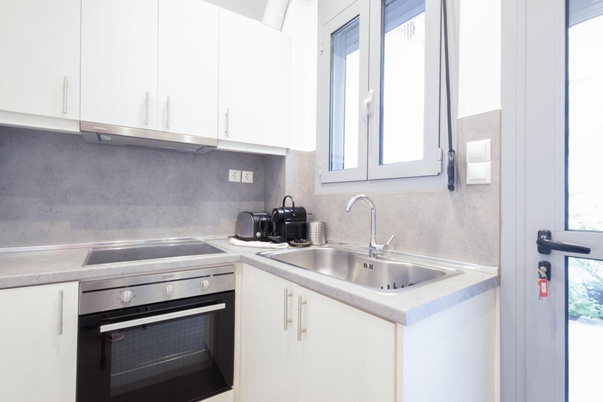 Renovated 5 Bdr House Near Acropolis - New Beds, Terrace & Green Yard Athen Exterior foto