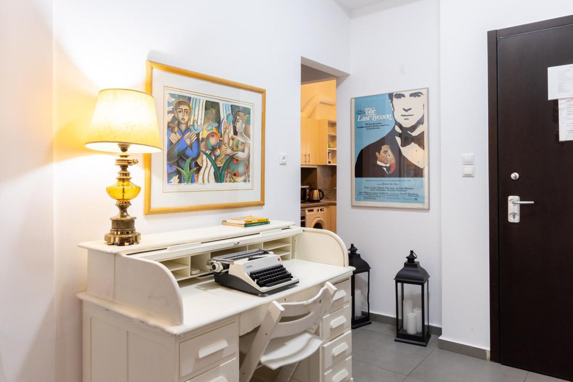Renovated 5 Bdr House Near Acropolis - New Beds, Terrace & Green Yard Athen Exterior foto