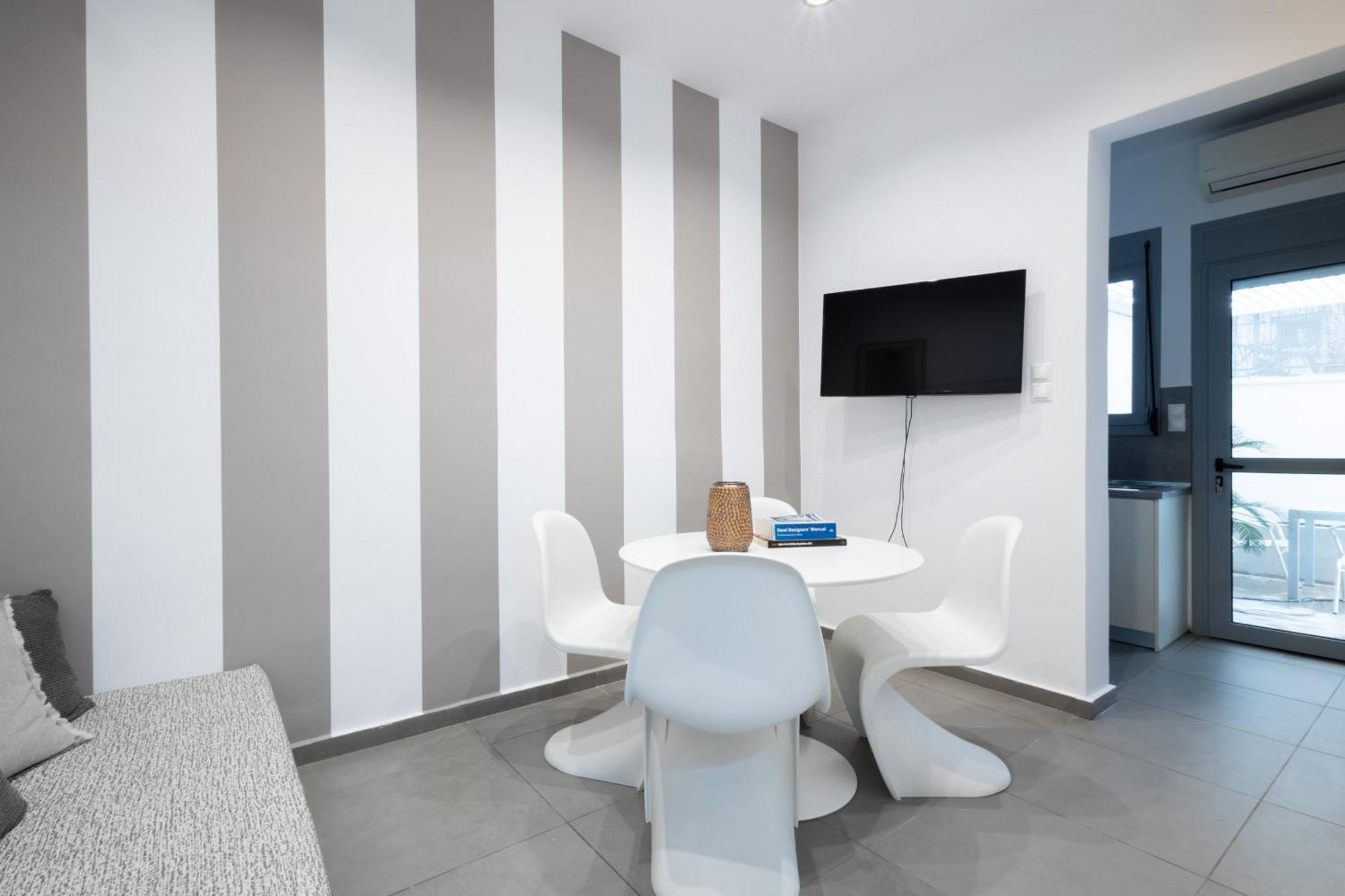Renovated 5 Bdr House Near Acropolis - New Beds, Terrace & Green Yard Athen Exterior foto